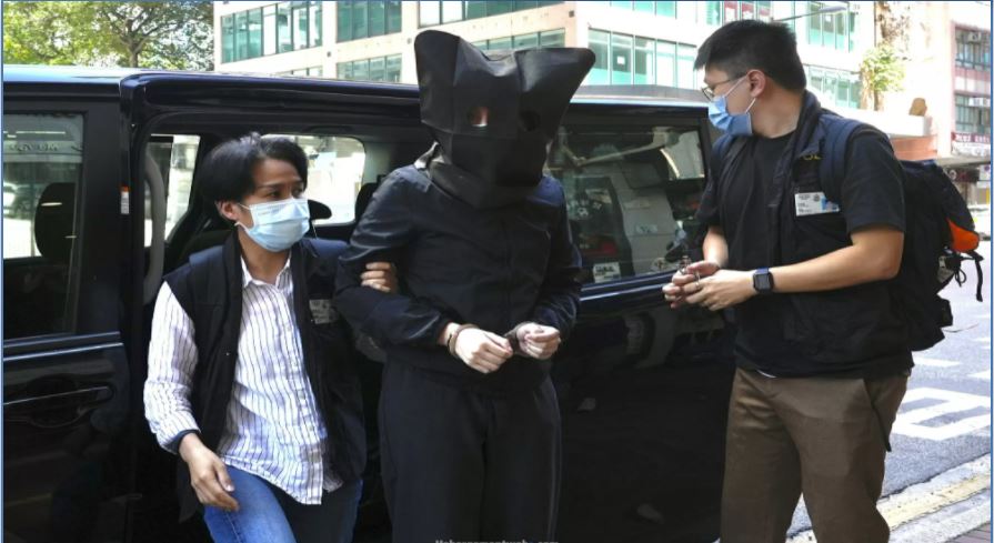 Letartóztatták a hongkongi Apple Daily főszerkesztőjét is