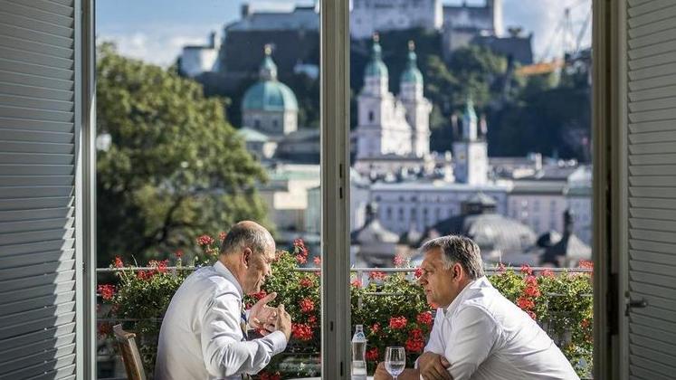 Egy szlovén hírportál szerint a magyar cégek gigantikus pénzeket toltak Orbán-barát szlovén SDS pártsajtójába