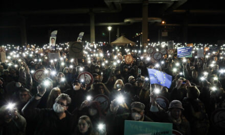 A magyar kormánypárti MTVA által sujkolt oroszpropaganda ellen tüntettek Budapesten