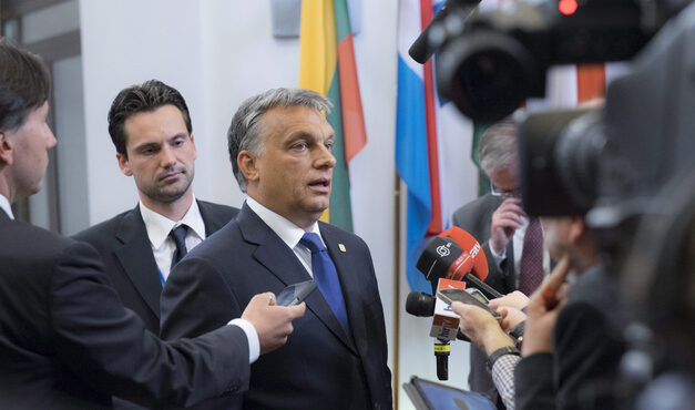 <span class="entry-title-primary">„Ez a gondolat nagyon fontos! “</span> <span class="entry-subtitle">Kiszivárgó üzenetek buktatják le az Orbán-kormányt, hogyan utasítgatja az MTI-t</span>