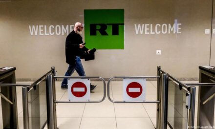 Az Európai Unió Tanácsa felfüggesztette az orosz RT és a Szputnyik tévécsatornák uniós műsorszolgáltatási jogosultságát