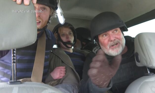 Támadás érte a CNN forgatócsoportját Ukrajnában (VIDEÓVAL)