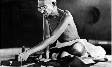 Egy Gandhi idézet miatt halálosan megfenyegették  a Danas napilap munkatársait