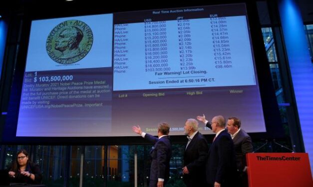 Egy árverésen 103 millió dollárt fizettek Dmitrij Muratov Nobel-díjáért