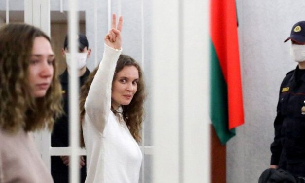 “Hazaárulásért” 8 év börtönbüntetésre ítélték Katarinya Andrejeva belarusz újságírónőt