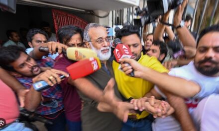 A delhi rendőrség házkutatást tartott több indiai újságírónál és egy hírportálnál