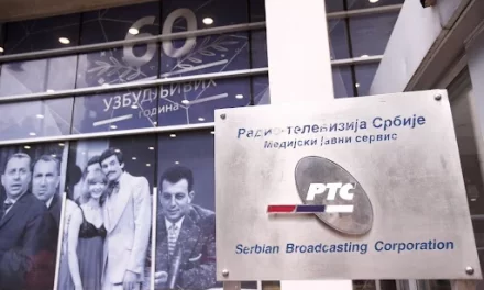 A BULVÁRLAPOK ÉS A BULVÁRTELEVÍZIÓK MANIPULÁLJÁK ÉS MEGBÉLYEGZIK AZ EMBEREKET