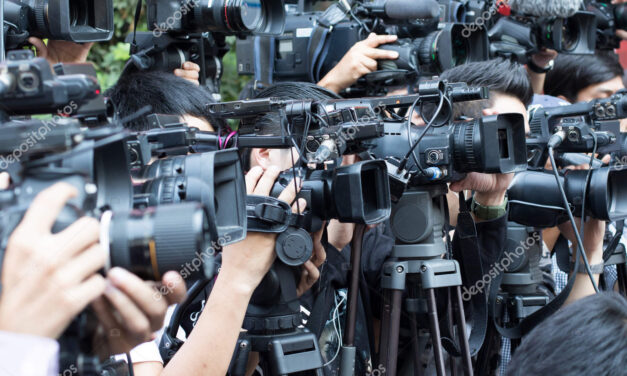 EFJ: VÉGSŐ IDEJE KIÁLLNI A KÖZSZOLGÁLATI TÁJÉKOZTATÁS MELLETT