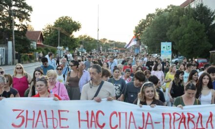 A NIŠI TELEVÍZIÓ ELLEN TÜNTETTEK (VIDEÓVAL)