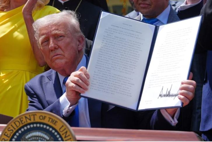 TRUMP KÖLTSÉGVETÉSI MEGSZORÍTÁSAI AZ AMERIKAI KÖZMÉDIÁT FENYEGETIK