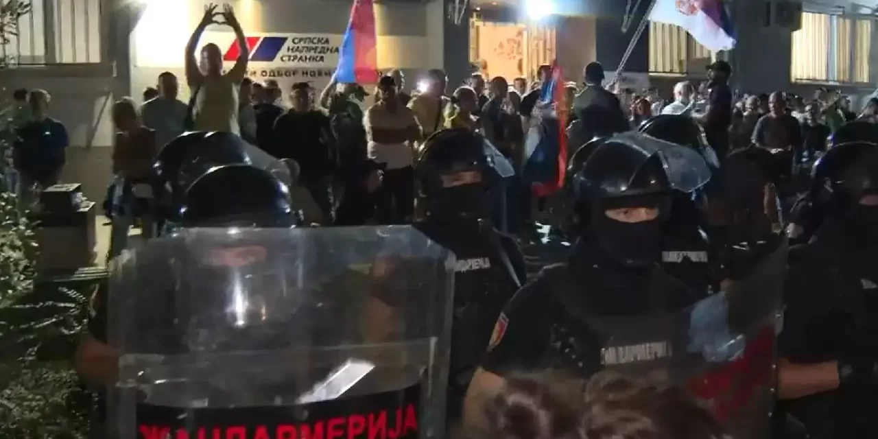 AZ ANEM AZ ILLETÉKES SZERVEK AZONNALI FELLÉPÉSÉT KÉRI A POLITIČKI GLOBUS ÚJSÁGÍRÓJA ELLEN ELKÖVETETT TÁMADÁS KAPCSÁN