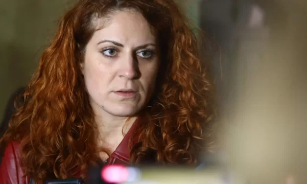 MEGFENYEGETTEK EGY HORVÁT ÚJSÁGÍRÓNŐT