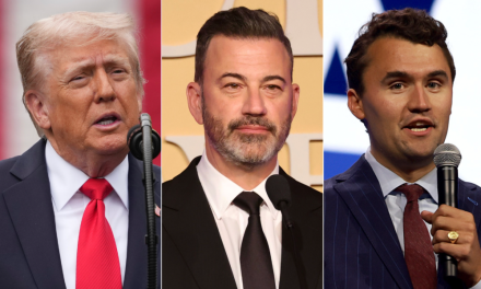 DONALD TRUMP AZ ŐT BÍRÁLÓ TELEVÍZIÓS CSATORNÁK MŰKÖDÉSI ENGEDÉLYÉNEK VISSZAVONÁSÁVAL FENYEGETŐZIK