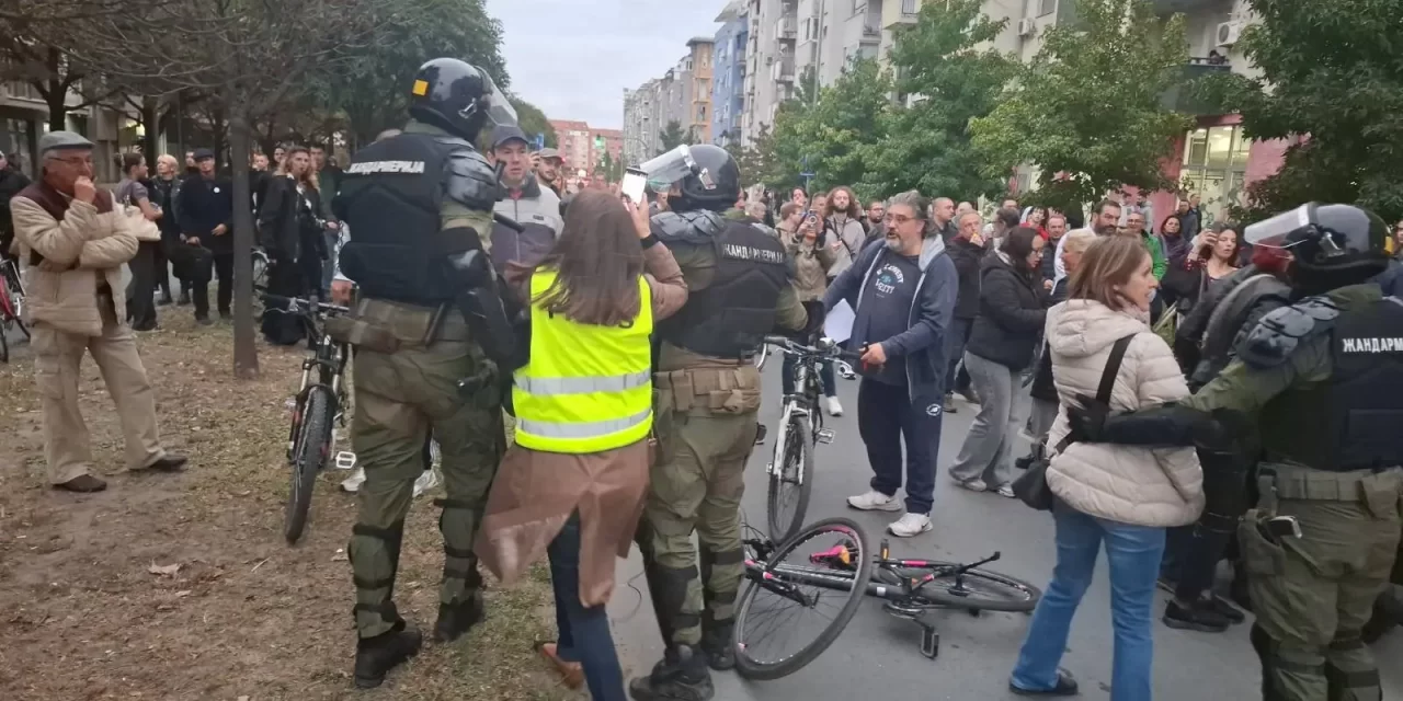 AZ ANEM ELÍTÉLTE AZ ÚJSÁGÍRÓK ELLENI BRUTÁLIS RENDŐRINTÉZKEDÉSEKET (VIDEÓVAL)