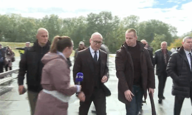 FÉLRELÖKTÉK AZ N1 ÚJSÁGÍRÓJÁT, MIKÖZBEN KÉRDEZNI PRÓBÁLT