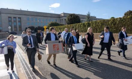 KIVONULTAK A TUDÓSÍTÓK A PENTAGONBÓL