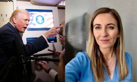 DONALD TRUMP „MALACKÁNAK” NEVEZTE A BLOOMBERG TUDÓSÍTÓJÁT (VIDEÓVAL)