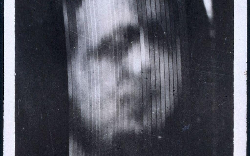 SZÁZ ÉVVEL EZELŐTT SZÜLETETT MEG AZ ELSŐ TELEVÍZIÓS MOZGÓKÉP