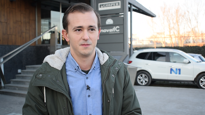 VUČIĆ NYILVÁNOS KIROHANÁSÁT KÖVETŐEN MEGFENYEGETTÉK AZ N1 ÚJSÁGÍRÓJÁT