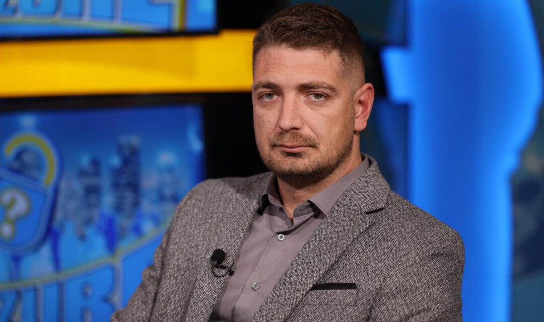 A FORRÁSA FELFEDÉSÉRE PRÓBÁLJÁK RÁKÉNYSZERÍTENI A DANAS ÚJVIDÉKI ÚJSÁGÍRÓJÁT