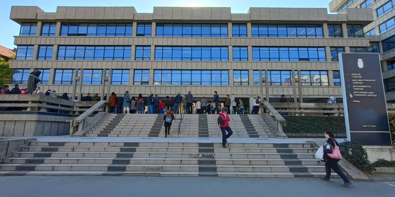 SZERBIA LEGFŐBB ÜGYÉSZSÉGE JOGI LÉPÉSEKET TESZ A VALÓTLANSÁGOT KÖZLŐ PORTÁLOK, KÖZTÜK A KURIR.RS ÉS INFORMER.RS ELLEN