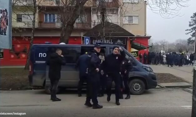 KULÁN A RENDŐRSÉG AKADÁLYOZTA AZ ÚJSÁGÍRÓK MUNKÁJÁT (VIDEÓVAL)