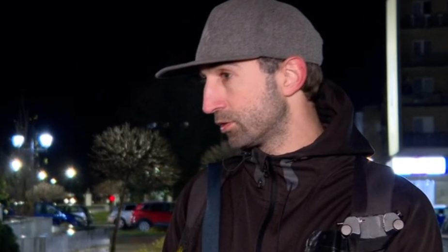 <span class="entry-title-primary">EGY LOZNICAI TÜNTETÉSEN ELŐÁLLÍTOTTAK EGY FOTÓRIPORTERT (VIDEÓVAL)</span> <span class="entry-subtitle">Később szabadon engedték</span>