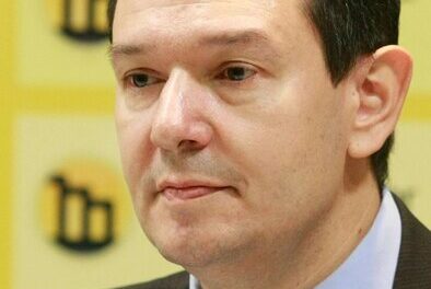 INSTAGRAM-KOMMENTEK MIATT  BÜNTETŐELJÁRÁS INDULT A KÖZISMERT SZERB ÚJSÁGÍRÓ ELLEN