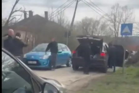EGY BOR KÖRNYÉKÉN LÉVŐ FALUBAN IS ÚJSÁGÍRÓKAT TÁMADTAK MEG