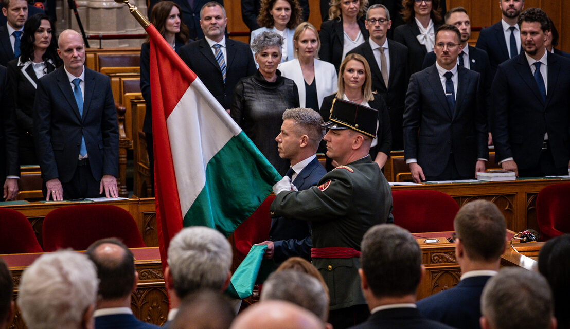 MAGYAR PÉTER A MEGHURCOLT ÚJSÁGÍRÓKAT IS MEGSZÓLÍTOTTA