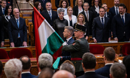 MAGYAR PÉTER A MEGHURCOLT ÚJSÁGÍRÓKAT IS MEGSZÓLÍTOTTA