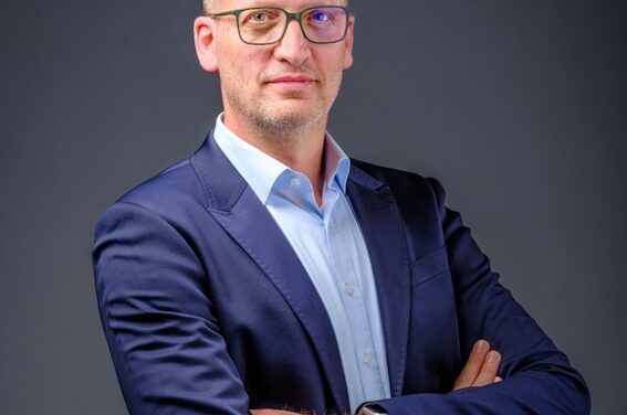 FOKOZATOSAN BONTANÁK LE A NER KÖZMÉDIA-RENDSZERÉT