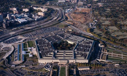 KITILTJÁK AZ ÚJSÁGÍRÓKAT A PENTAGON SAJTÓIRODÁJÁBÓL