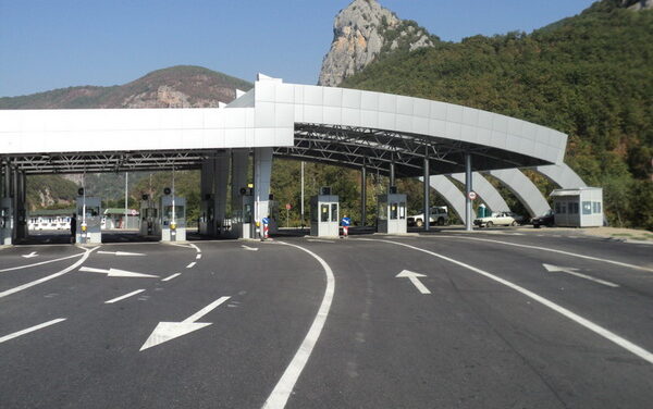 ÚJABB MONTENEGRÓI MÉDIAVEZETŐ KAPOTT SZERBIAI BEUTAZÁSI TILALMAT