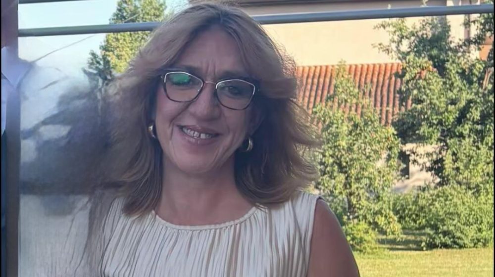 A BÍRÓSÁG MEGTILTOTTA A MIONICAI „HELYI INFORMERNEK”, HOGY MOCSKOLÓDÓ TARTALMAKAT KÖZÖLJÖN EGY TANÁRNŐRŐL