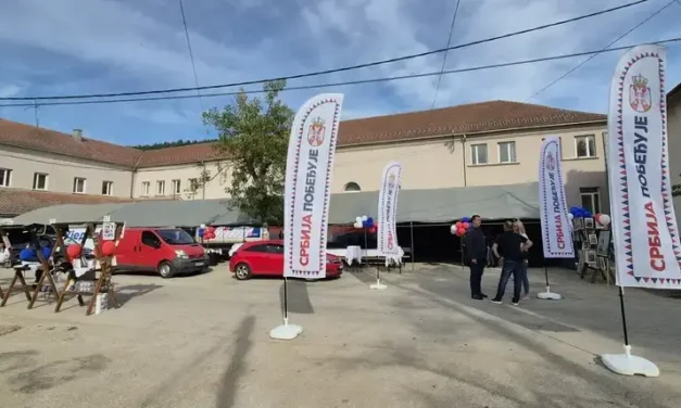 ÚJSÁGÍRÓKAT TÁVOLÍTOTTAK EL AZ SNS VÁLASZTÁSI RENDEZVÉNYEIRŐL
