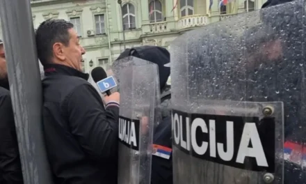 ANEM: A RENDŐRÖK ERŐSZAK ALKALMAZÁSÁVAL AKADÁLYOZTÁK  A NAGYBECSKEREKI KTV MUNKATÁRSAINAK A MUNKÁJÁT  (VIDEÓVAL)