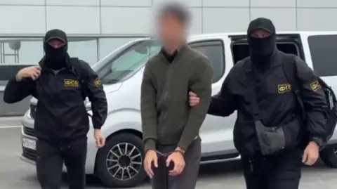 KÉMKEDÉSSEL GYANÚSÍTANAK EGY JAPÁN ÚJSÁGÍRÓT OROSZORSZÁGBAN (VIDEÓVAL)