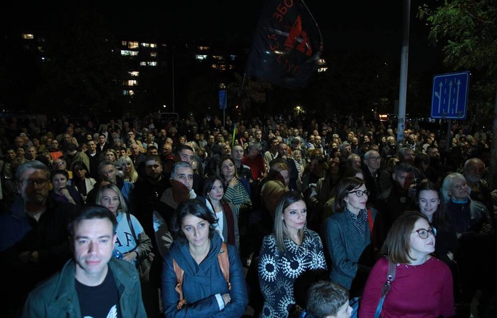 A SZABAD SAJTÓÉRT TÜNTETTEK BELGRÁDBAN (VIDEÓVAL)